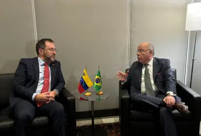 Mauro Vieira se reúne com chanceler da Venezuela em Bogotá; encontro ocorre após Trump enviar navios de guerra ao Caribe