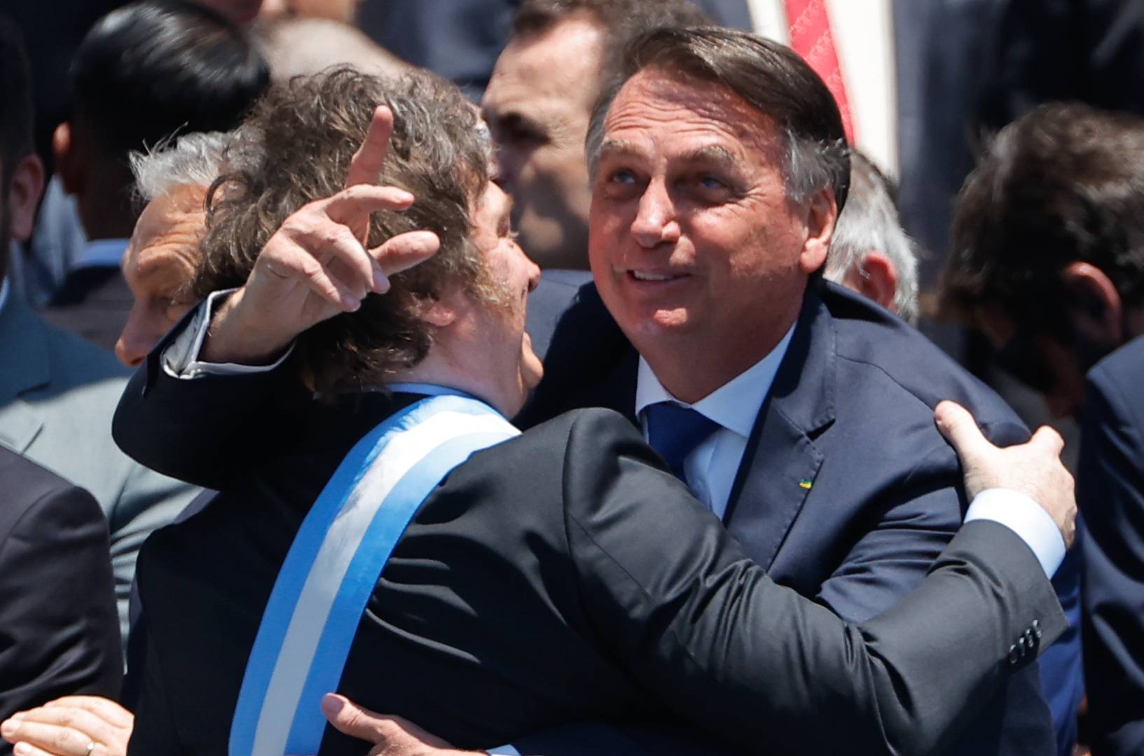 PF diz que Bolsonaro discutiu pedir asilo político a Milei, na Argentina