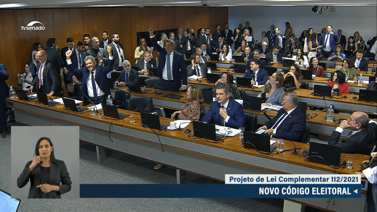 CCJ do Senado aprova voto impresso
