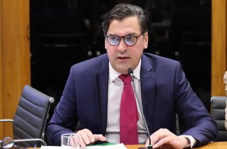 Isnaldo Bulhões (MDB-AL), relator do orçamento de 2026, propôs suplementação de fundo eleitoral após reunião de líderes da CMO (Comissão Mista de Orçamento) - Marina Ramos/Câmara dos Deputados