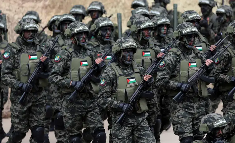 Hamas atrasa resposta ao plano de paz apresentado por Trump e Netanyahu. Grupo discute pontos polêmicos como desarmamento e exclusão do cenário político em Gaza