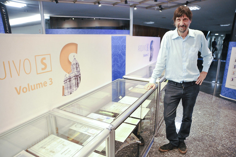 Eduardo Bueno, o Peninha, em lançamento de livro no Senado, em 2019