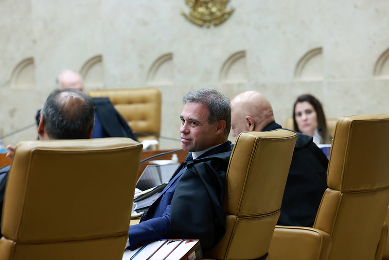 André Mendonça pede vista e paralisa decisão que discute obrigatoriedade de informar preso sobre direito ao silêncio durante abordagem policial