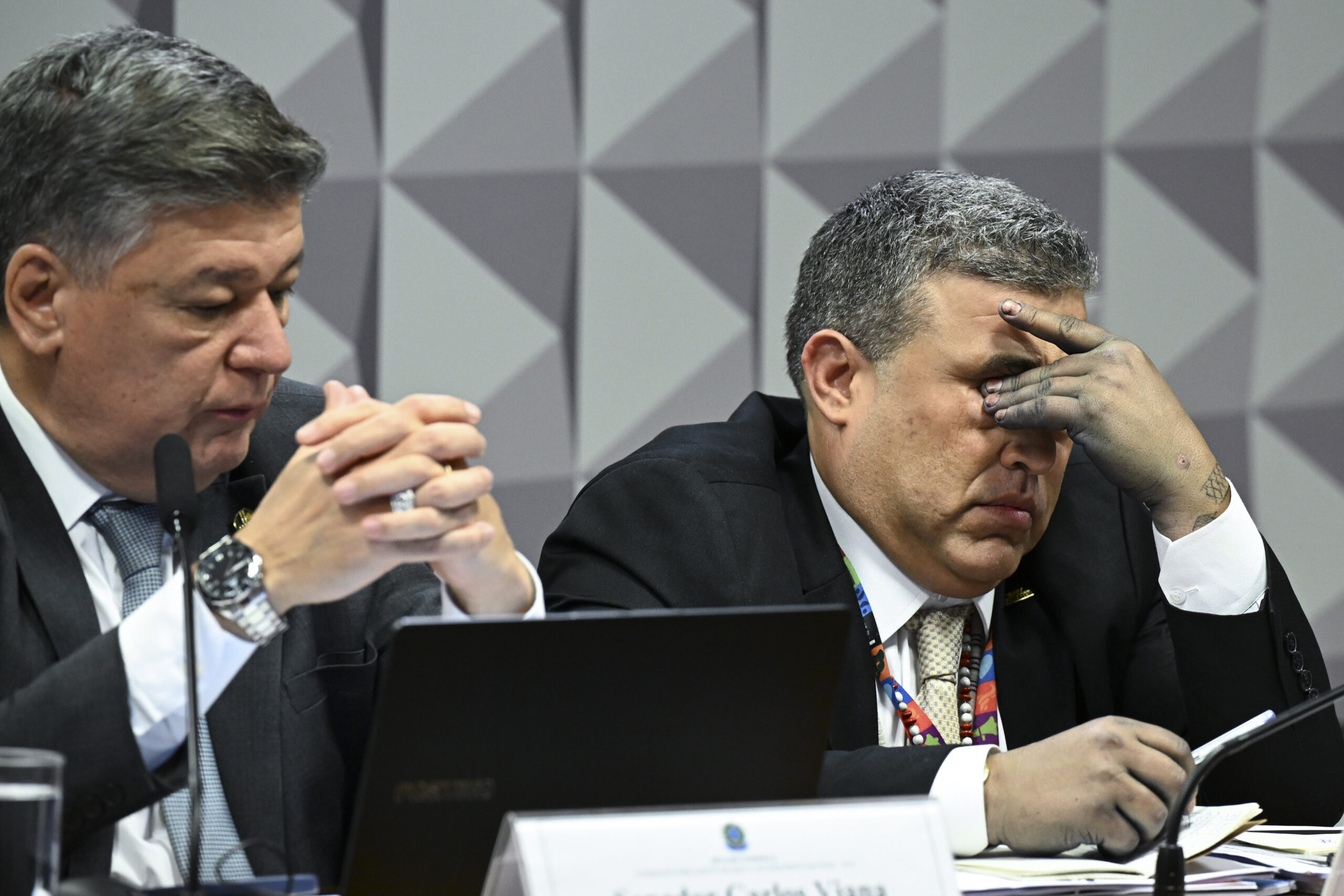 presidente da CPMI - INSS, senador Carlos Viana (Podemos-MG); e o presidente da Confederação Nacional dos Agricultores Familiares e Empreendedores Familiares Rurais (Conafer), Carlos Roberto Ferreira Lopes. Foto: Carlos Moura/Agência Senado