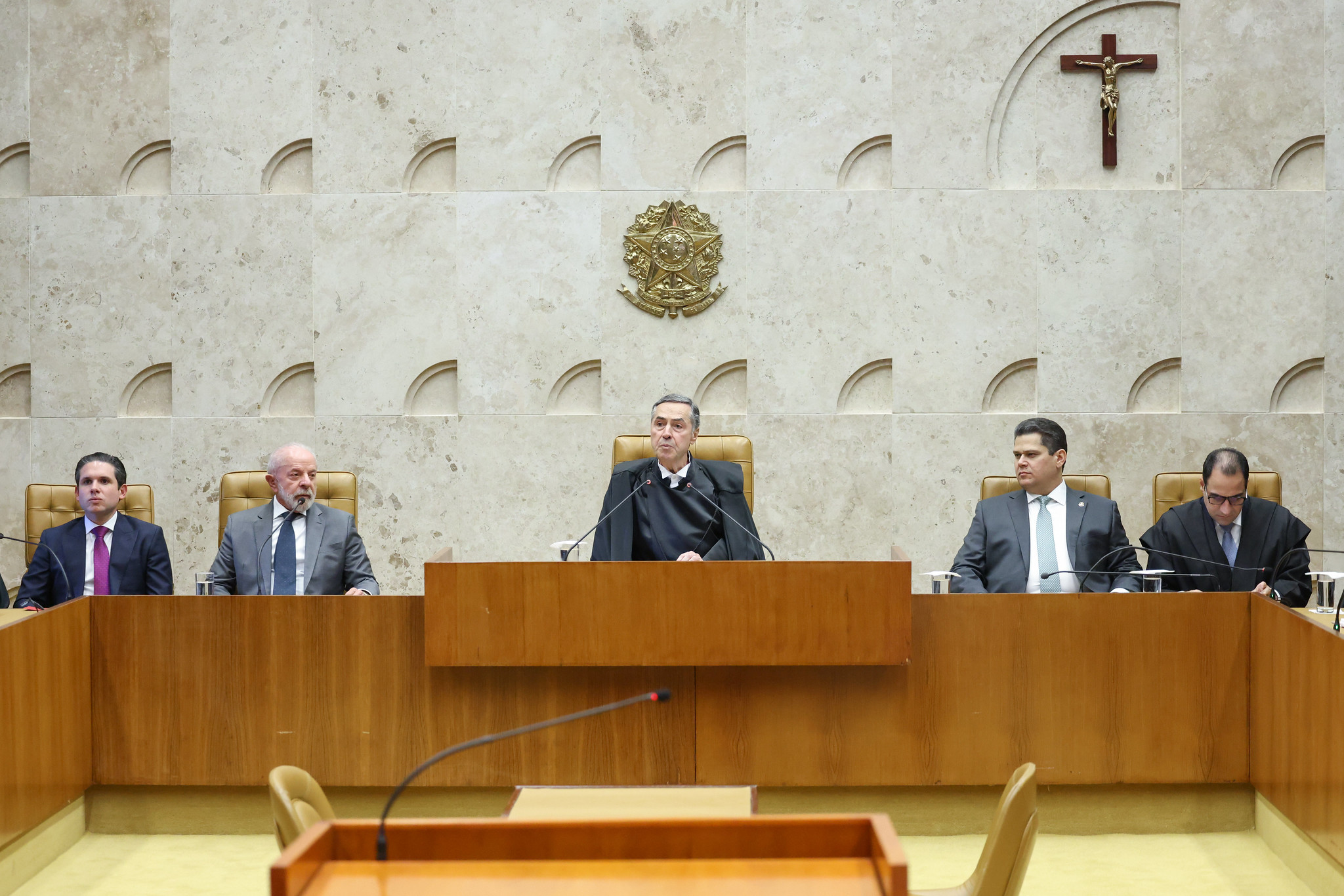 Cerimônia de posse do Senhor Ministro Edson Fachin e do Senhor Ministro Alexandre de Moraes como Presidente e Vice-Presidente do Supremo Tribunal Federal e do Conselho Nacional de Justiça. Foto: Gustavo Moreno/STF