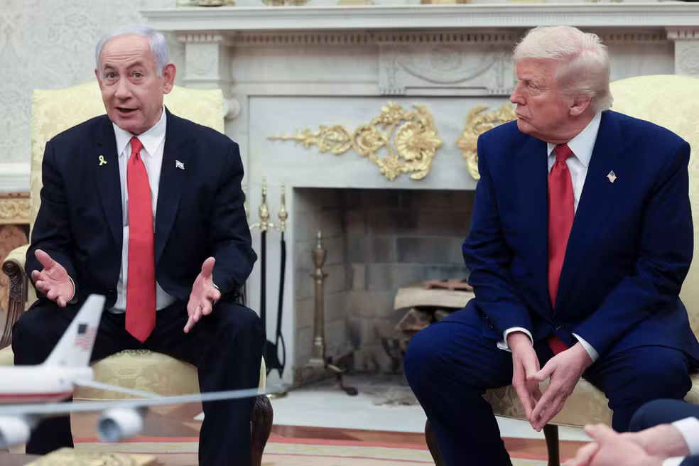 Trump e Netanyahu se reúnem na Casa Branca para tentar destravar cessar-fogo em Gaza e acordo pela libertação de reféns.