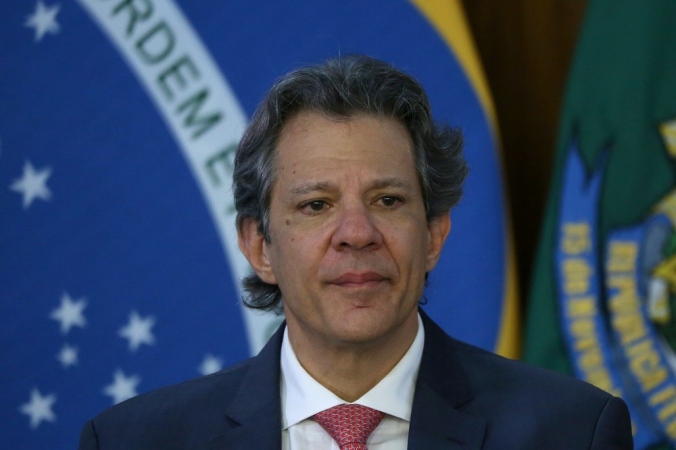 O ministro Fernando Haddad, entregou nesta quinta-feira ao encarregado de negócios da Embaixada dos Estados Unidos, Gabriel Escobar, a documentação referente à Operação Poço de Lobato