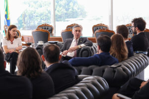 Ministro Barroso faz balanço de gestão em conversa com jornalistas que cobrem o Tribunal