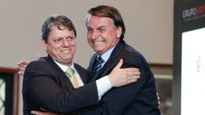 Governador de SP Tarcísio de Freitas e o ex-presidente Jair Bolsonaro