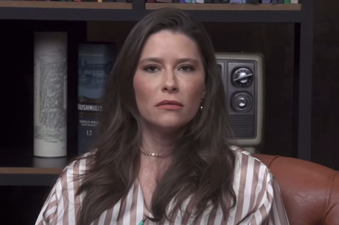 Júlia Lucy, comentarista do Alive, comenta sobre morte de Charlie Kirk
