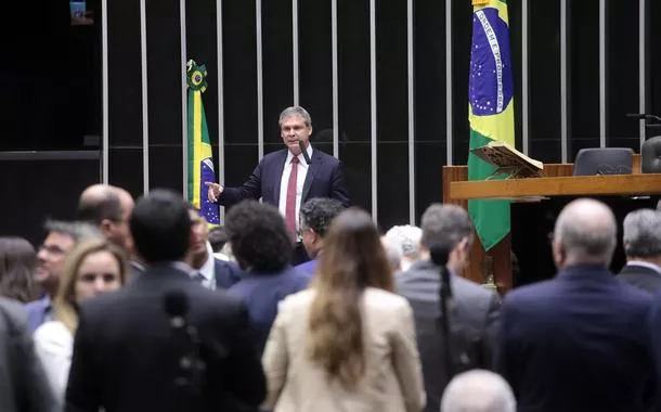 Anistia: Lindbergh diz que Câmara está rendida ao Bolsonarismo