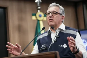 Padilha anunciou que o Ministério da Saúde deve produzir uma nota técnica específica para orientar profissionais da saúde em casos de intoxicação por metanol