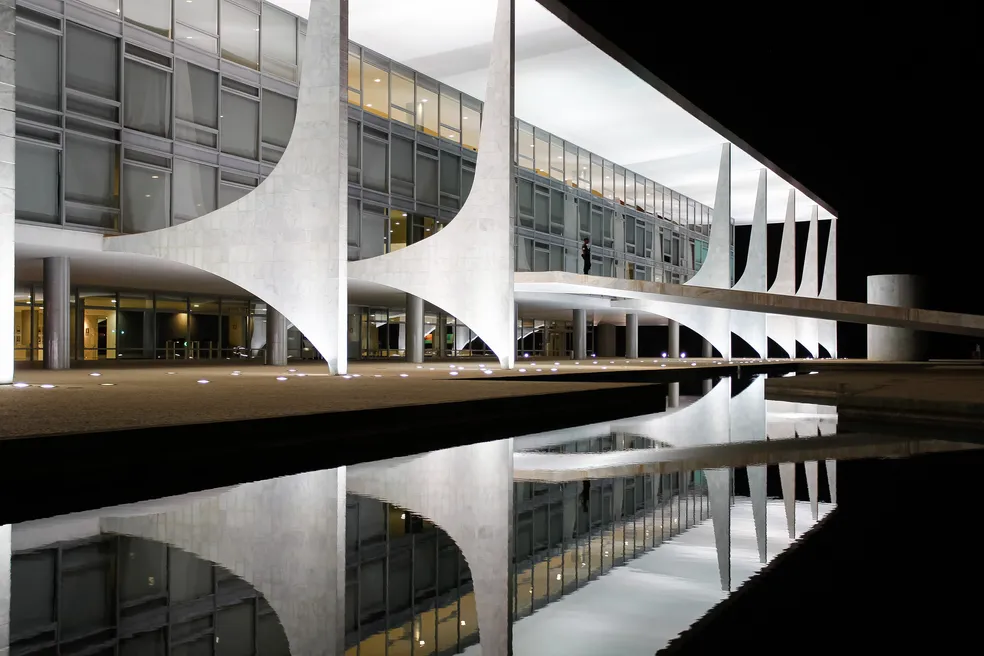 Tentativa de invasão ao Palácio do Planalto ocorreu pela madrugada