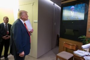 Trump assiste a discurso de Lula: Alckmin acredita que encontro entre presidentes pode destravar negociações pelo fim do tarifaço.