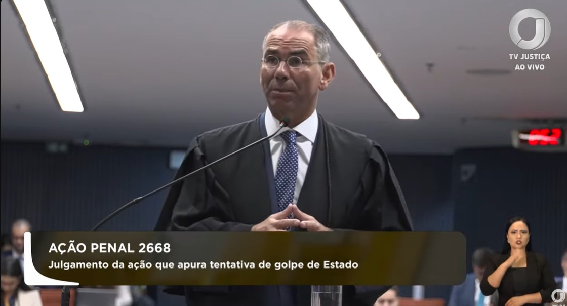 Defesa de Braga Netto questiona voluntariedade de delação