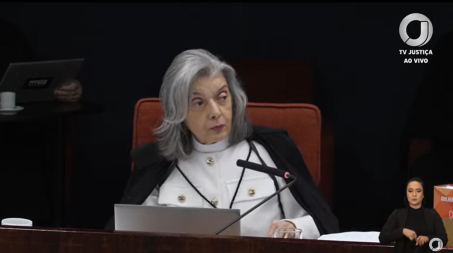 STF: Cármen Lúcia vota por manter delação de Mauro Cid e rejeita pedido de anulação da defesa.