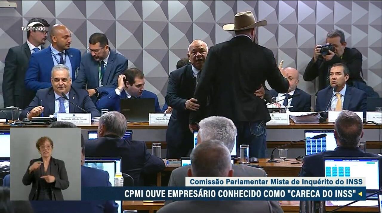 Confusão na CPMI do INSS