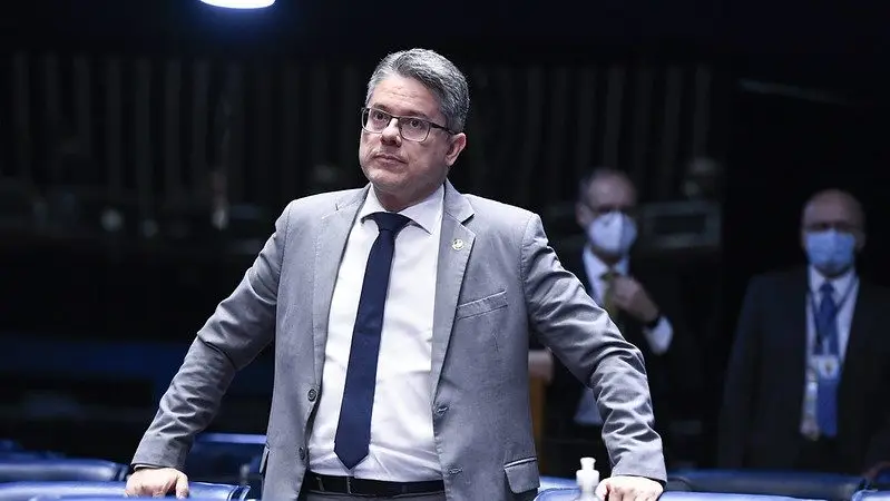 O senador Alessandro Vieira (MDB-SE) durante sessão no plenário (Foto: Jefferson Rudy/Agência Senado)