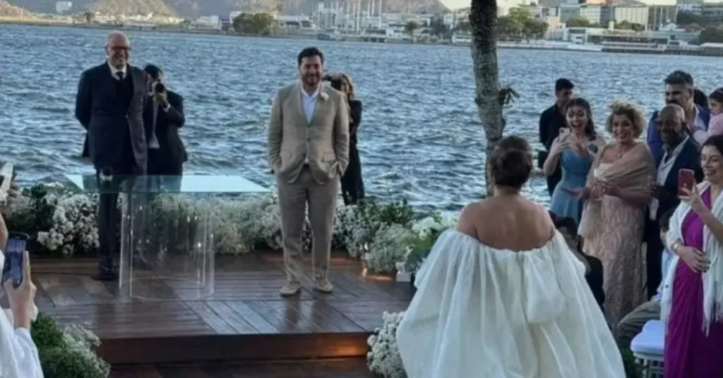 Casamento de Rodrigo Maia na Ilha Fiscal reúne ministros do STF, deputados e líderes partidários, com shows de Bell Marques, Xande e Pretinho.