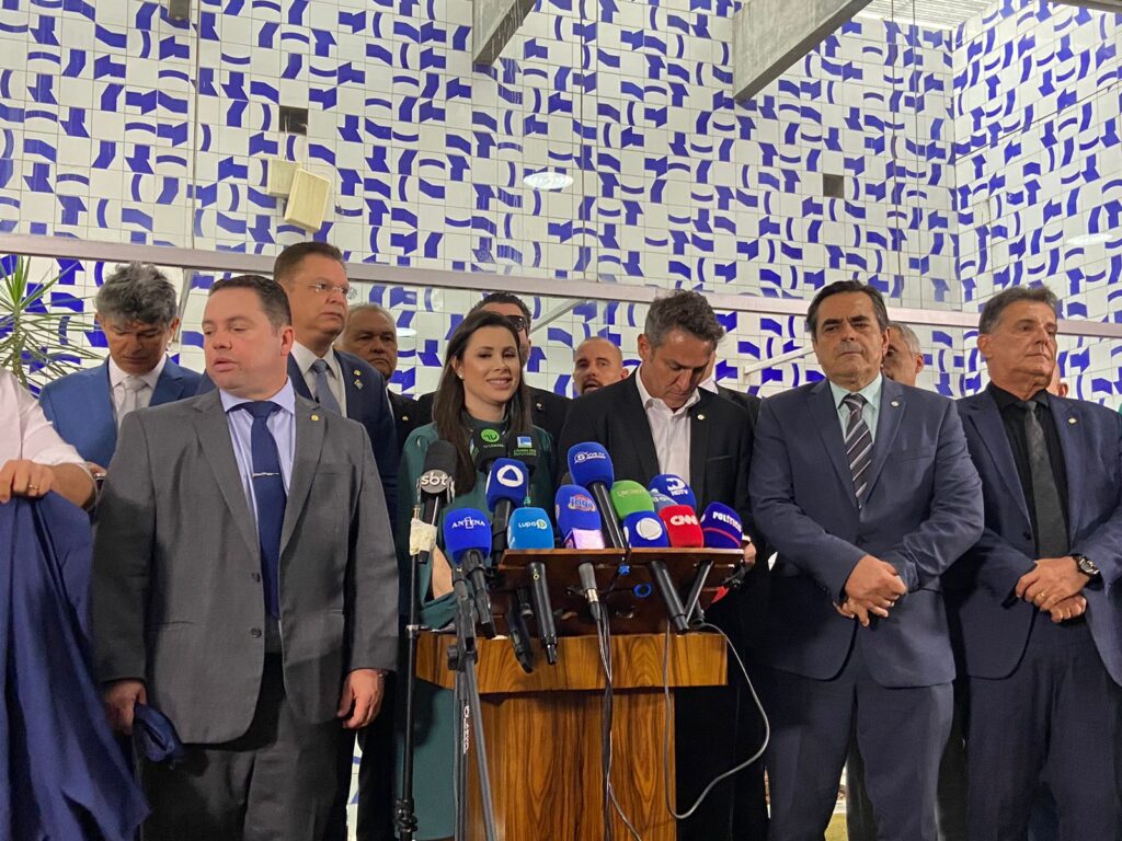 Coletiva na Câmara dos Deputados anuncia Eduardo Bolsonaro como Líder da Minoria.