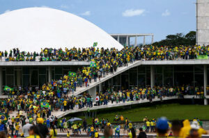 Manifestantes no Congresso Nacional em 8 de janeiro de 2023. Fonte: Agência Senado