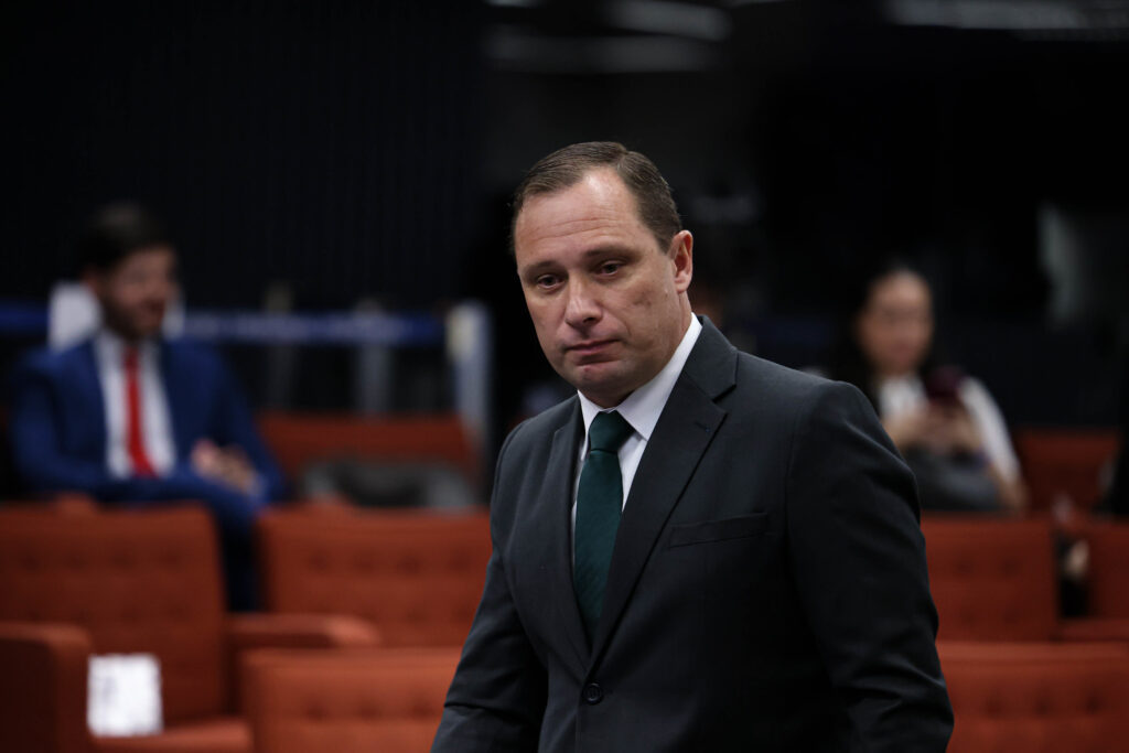 Mauro Cid durante julgamento na Primeira Turma