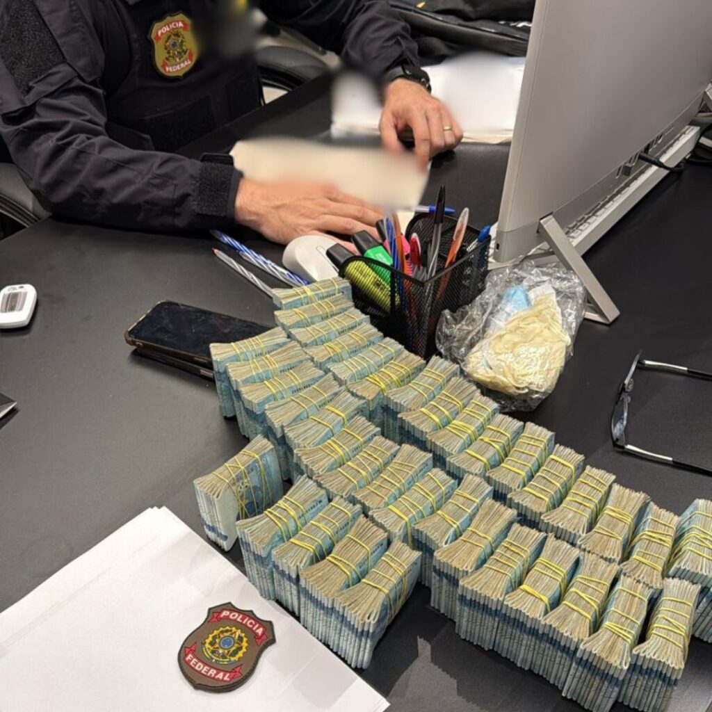 PF deflagra operações contra fraudes na Sesapi e FMS; 2 presos, 29 buscas e bloqueio de R$ 66 milhões em 7 estados e no DF.