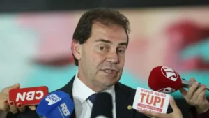 Paulinho da Força afirma que votação da anistia não deve ocorrer na terça. Projeto segue sem consenso e enfrenta resistência do PL