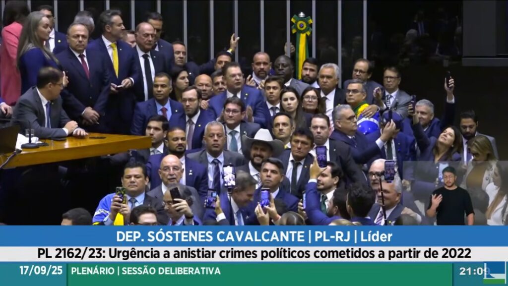 Câmara aprova urgência da Anistia; projeto de Crivella será analisado direto no plenário e disputa por relatoria opõe Rodrigo Valadares, Tião Medeiros e Artur Maia