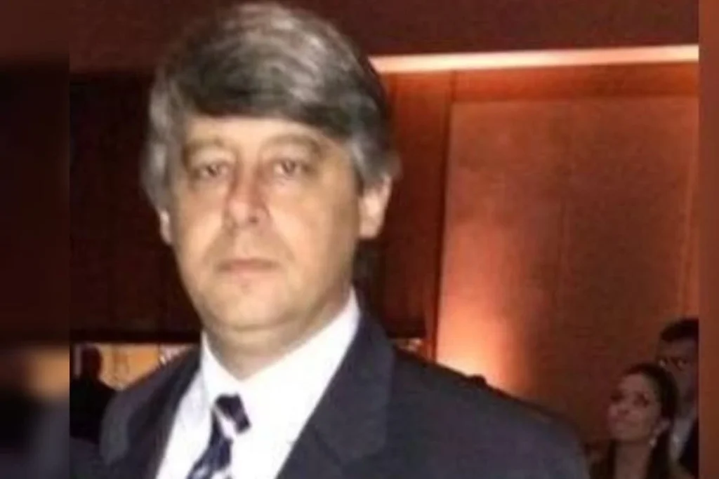 Polícia Civil mira subsecretário de Praia Grande por morte de ex-delegado Ruy Ferraz; apreende armas, dinheiro e eletrônicos. Quatro presos e quatro foragidos