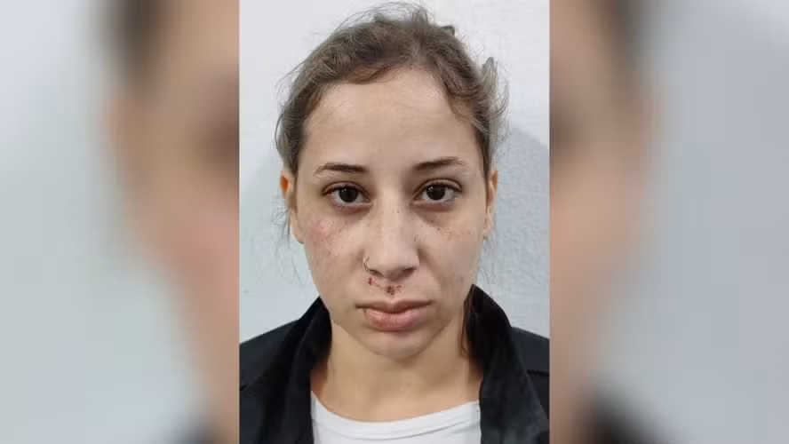 Polícia prende mulher de 25 anos suspeita de levar fuzil usado na execução do ex-delegado-geral Ruy Ferraz Fontes, morto em emboscada em Praia Grande
