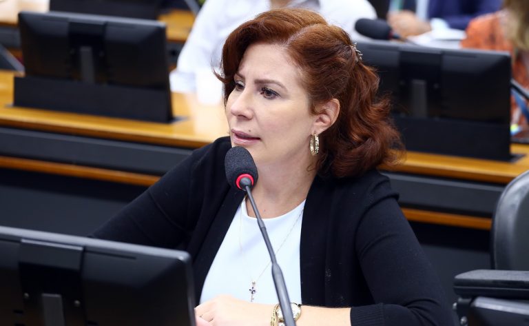 Carla Zambelli depõe na CCJ em processo de cassação