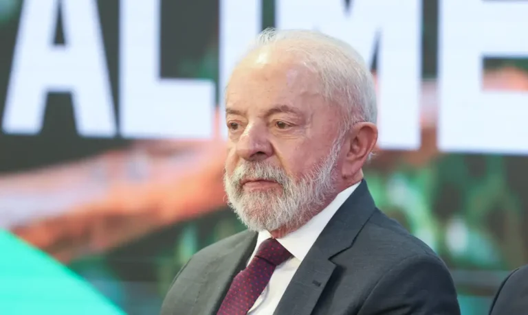 Lula sanciona reajuste para servidores da Câmara, Senado e TCU