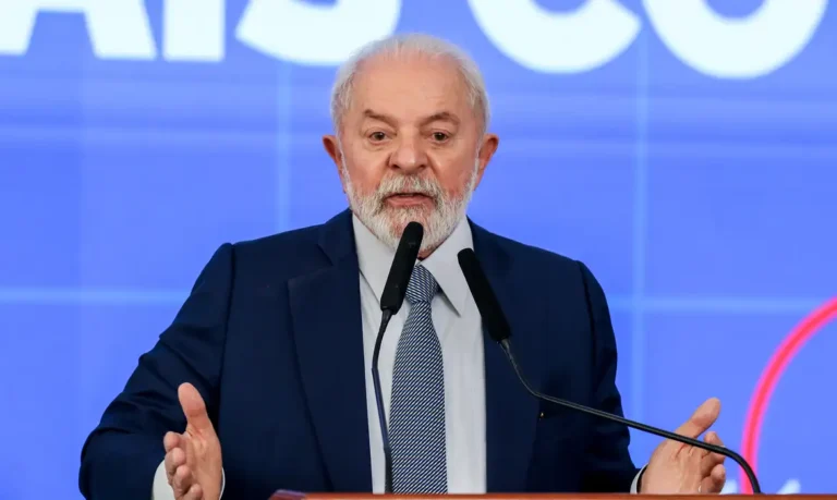 Lula renova R$ 562 milhões em contratos de propaganda