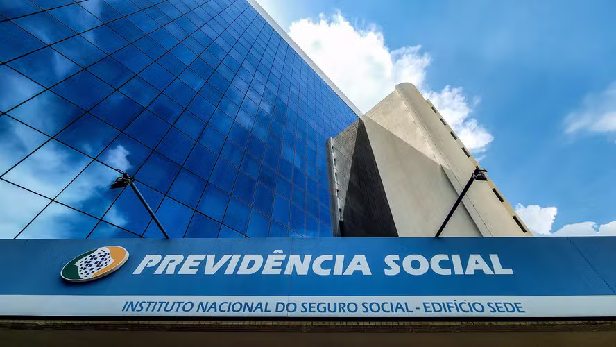 Carlos Viana cobra do STF a prisão de 21 investigados por fraudes no INSS e alerta que suspeitos com recursos para fugir não podem “rir da Justiça”