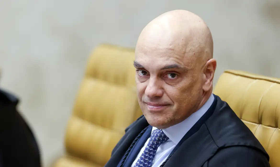 Defesa de Bolsonaro solicita ao STF autorização para uso de telefone com advogados e pede revogação da prisão domiciliar. foto: Agência Brasil