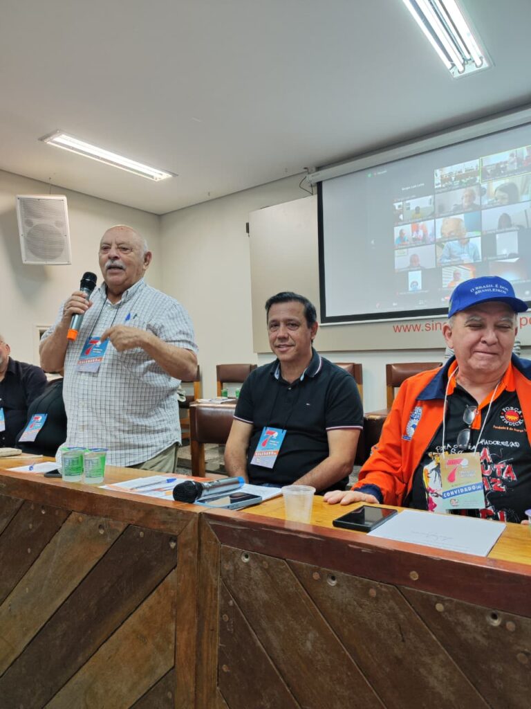 Frei Chico, que é ligado a associações e próximo do núcleo do PT, afirma ser vítima de ataques e tenta afastar qualquer suspeita de envolvimento.