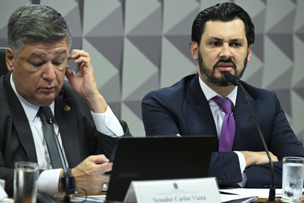 Apesar das suspeitas, Cavalcanti negou veementemente qualquer participação no esquema