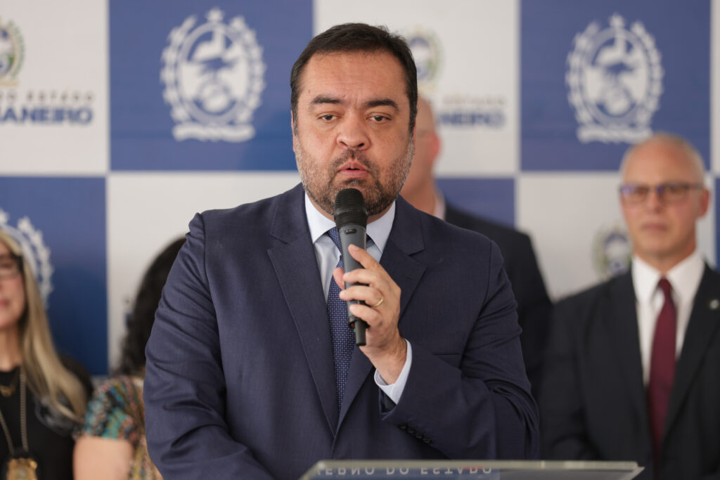 O governador destacou que o estado não pode adquirir blindados, pois eles são de uso exclusivo das forças nacionais