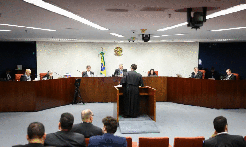 Por 4 a 1, STF condena sete réus do núcleo de desinformação ligado aos atos de 8 de Janeiro. Fux divergiu e votou por absolvição