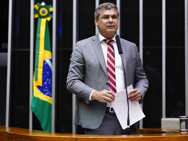 Líder do PT na Câmara quer abrir inquérito no STF contra Flávio por declarar fatos sobre ações de combate ao tráfico no litoral do Rio foto: Câmara dos Deputados