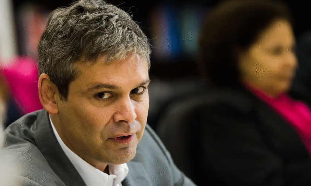 Lindbergh Farias critica PL da Anistia e PL da Dosimetria, chama proposta de inconstitucional e fala em desvio de finalidade na Câmara