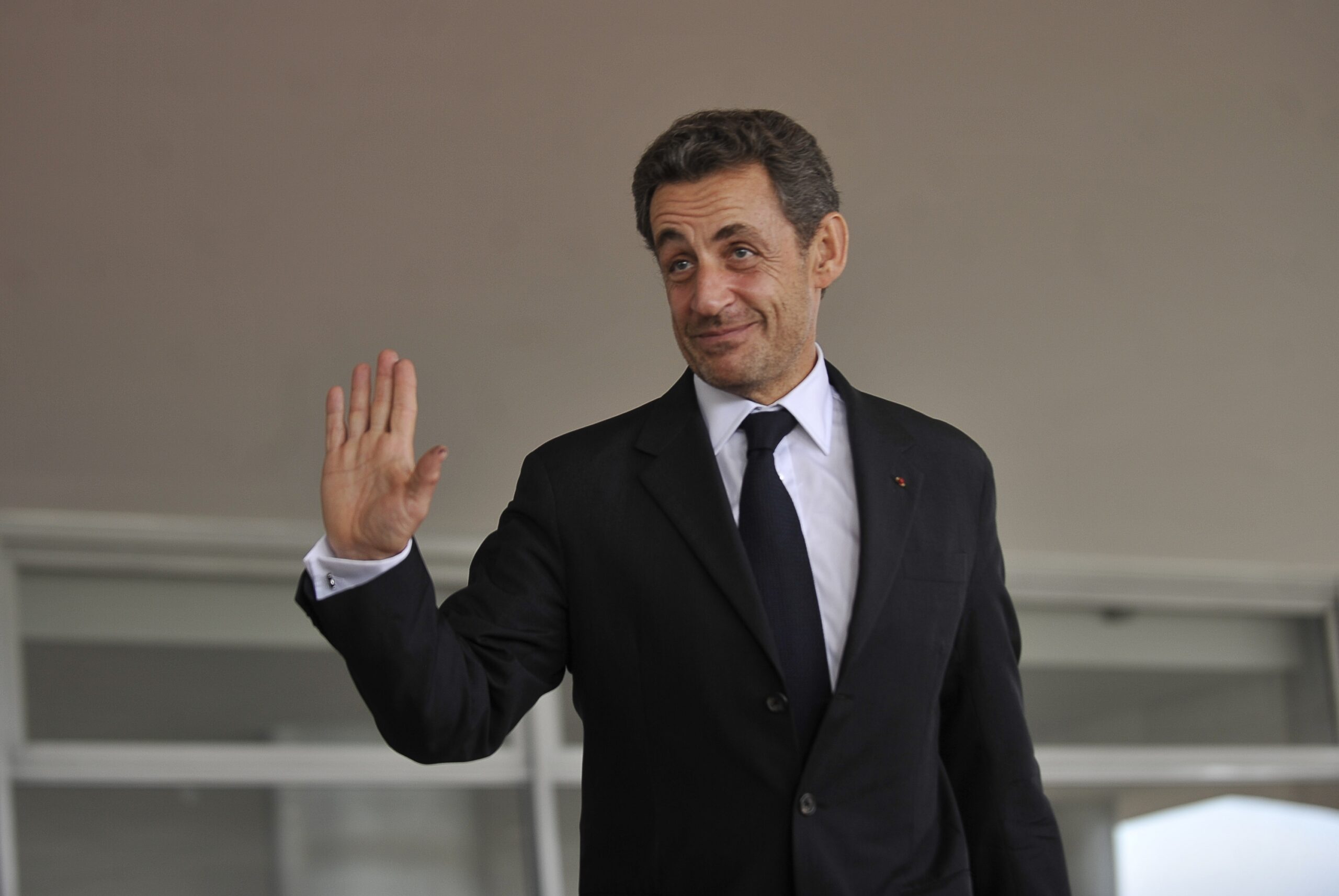 Ele é o primeiro ex-chefe de Estado francês da era moderna a ser encarcerado.