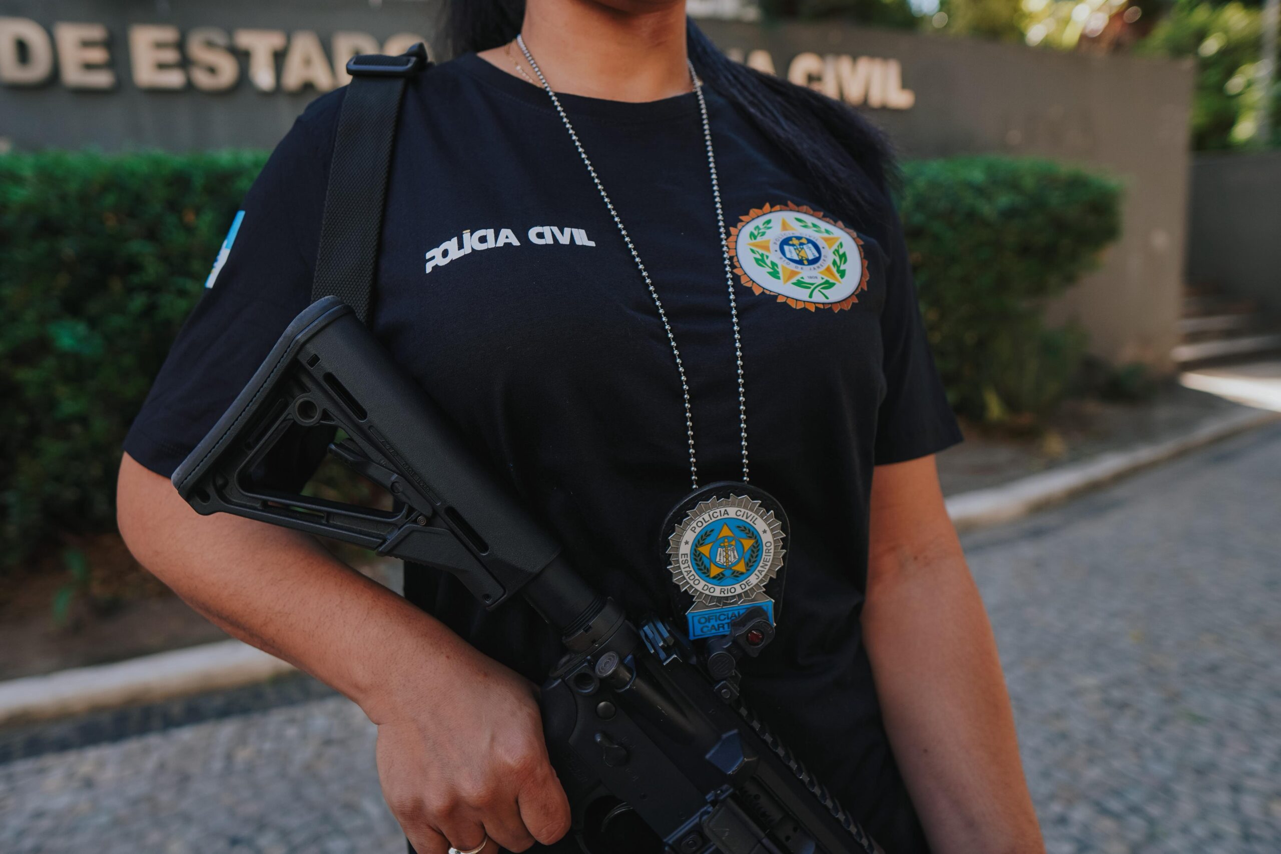 Polícia Civil do Rio investiga esquema de apostas e lavagem de dinheiro ligado ao PCC e à máfia do cigarro