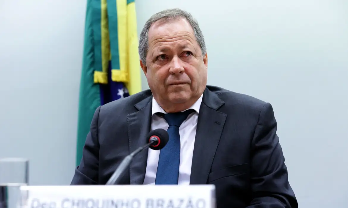 Moraes exige relatório diário de tornozeleira de investigados