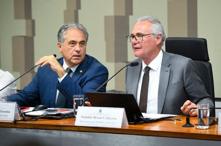 Calheiros leva ao Senado relatórios sigilosos da Caixa sobre caso Master