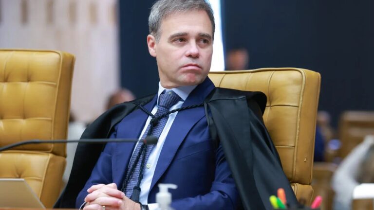 ALERTA: Mendonça manda bloquear R$390mi da associação de irmão do Lula