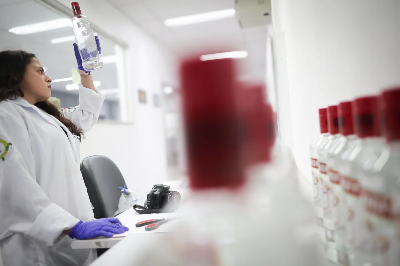 Ricardo Lewandowski anuncia criação de comitê para combater intoxicações por metanol. Grupo vai unir governo e indústria para reforçar fiscalização e prevenir novas ocorrências.
