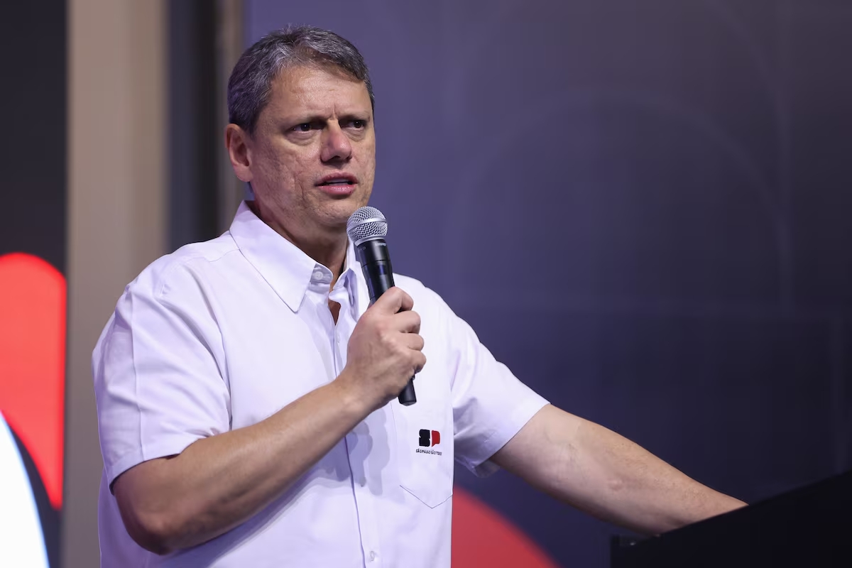 O governador de São Paulo, Tarcísio de Freitas, defendeu nesta quinta-feira (30) que facções criminosas sejam classificadas como “terroristas” foto: Governo do Estado de São Paulo