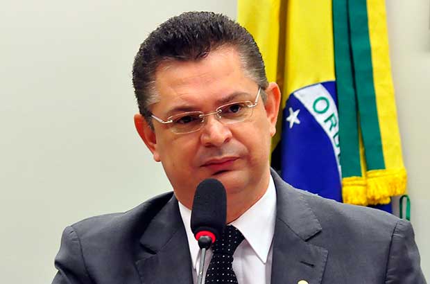 PL vai insistir em incluir o crime organizado na Lei Antiterrorismo, apesar do recuo do relator Guilherme Derrite e da resistência da Câmara.